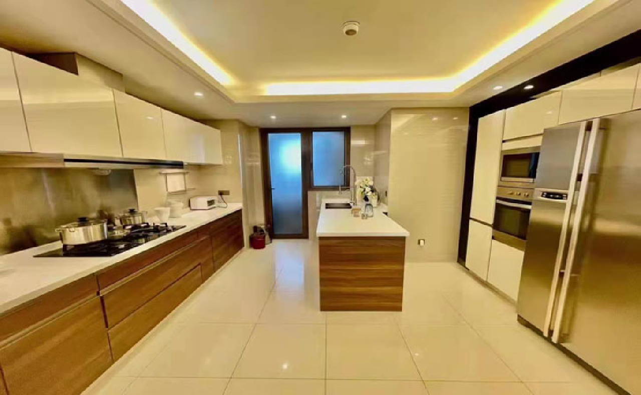 Grand Summit - Image 5