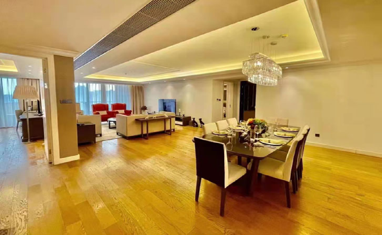 Grand Summit - Image 2