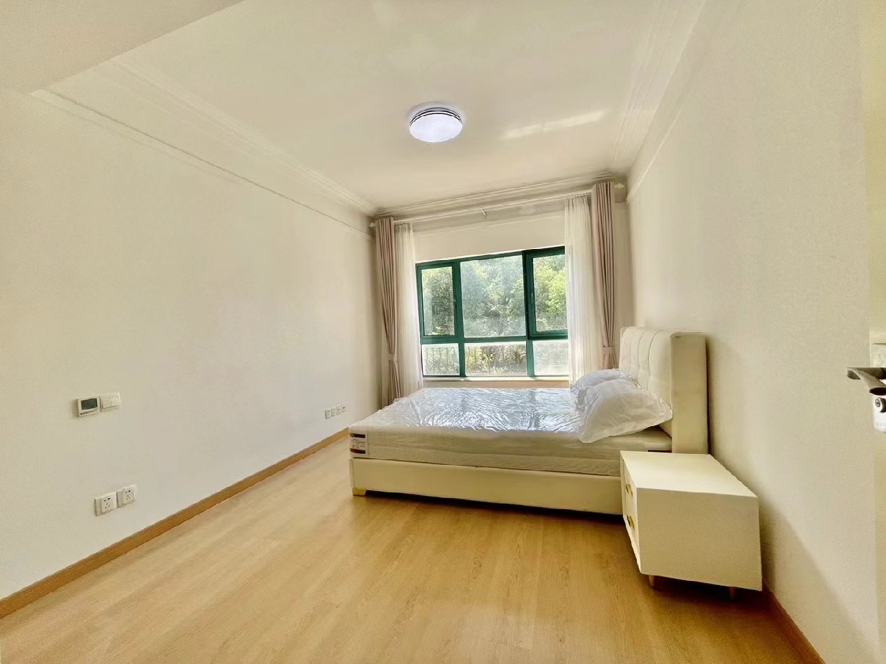 China Garden - Image 5