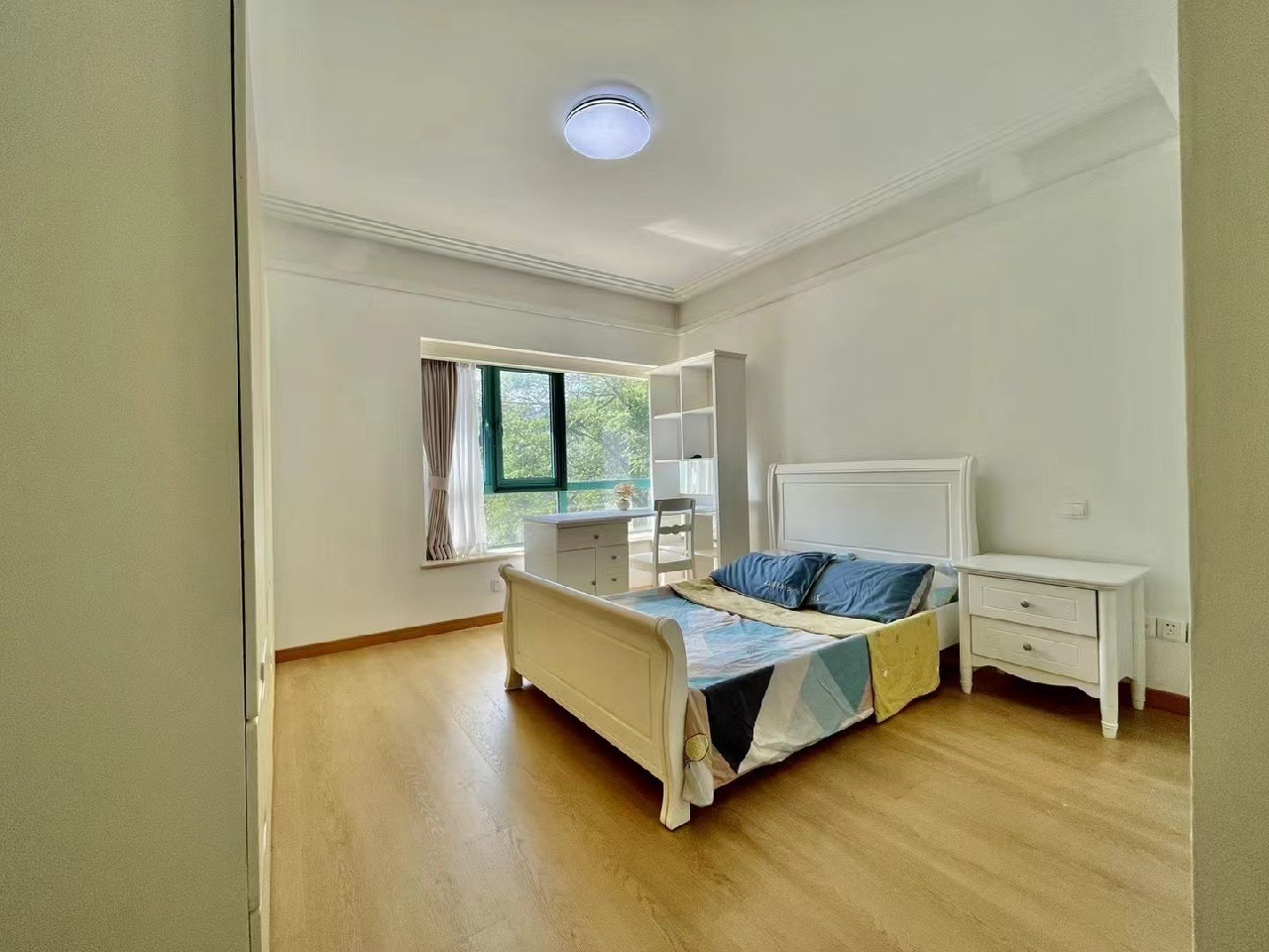 China Garden - Image 3