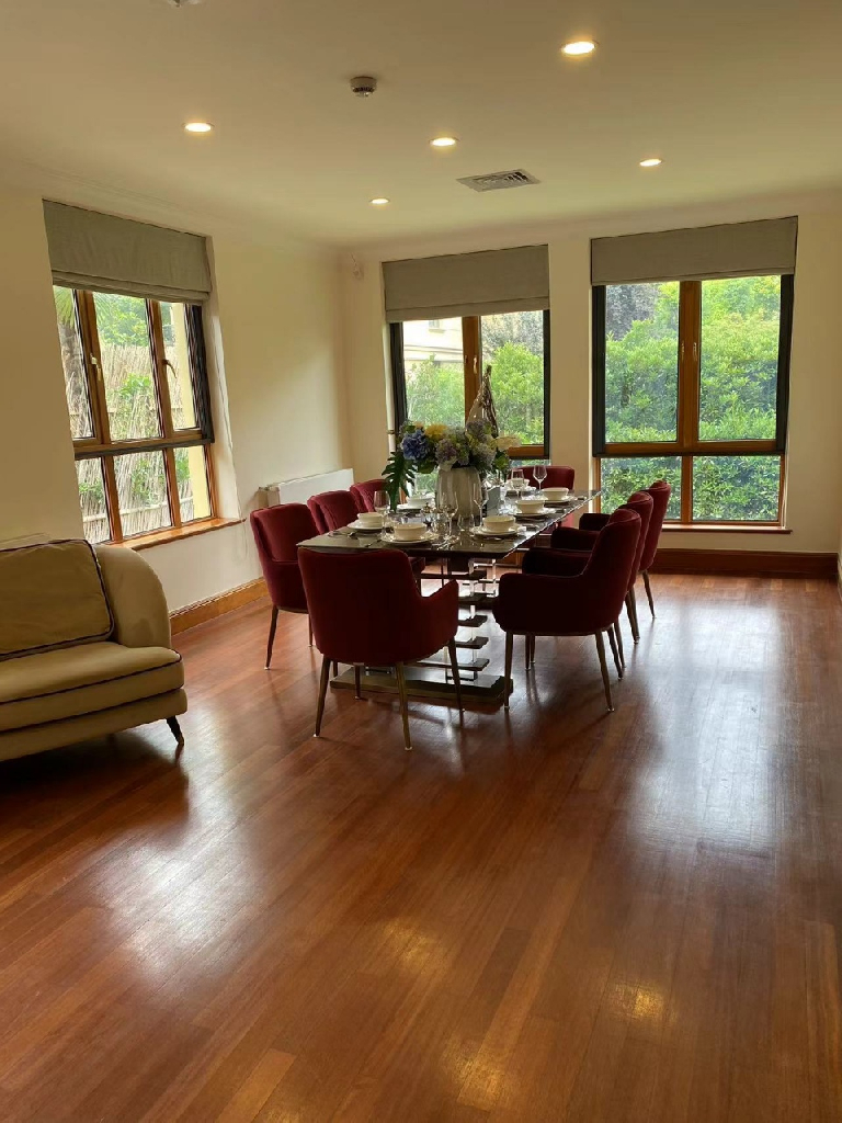 Le Chateau - Image 5