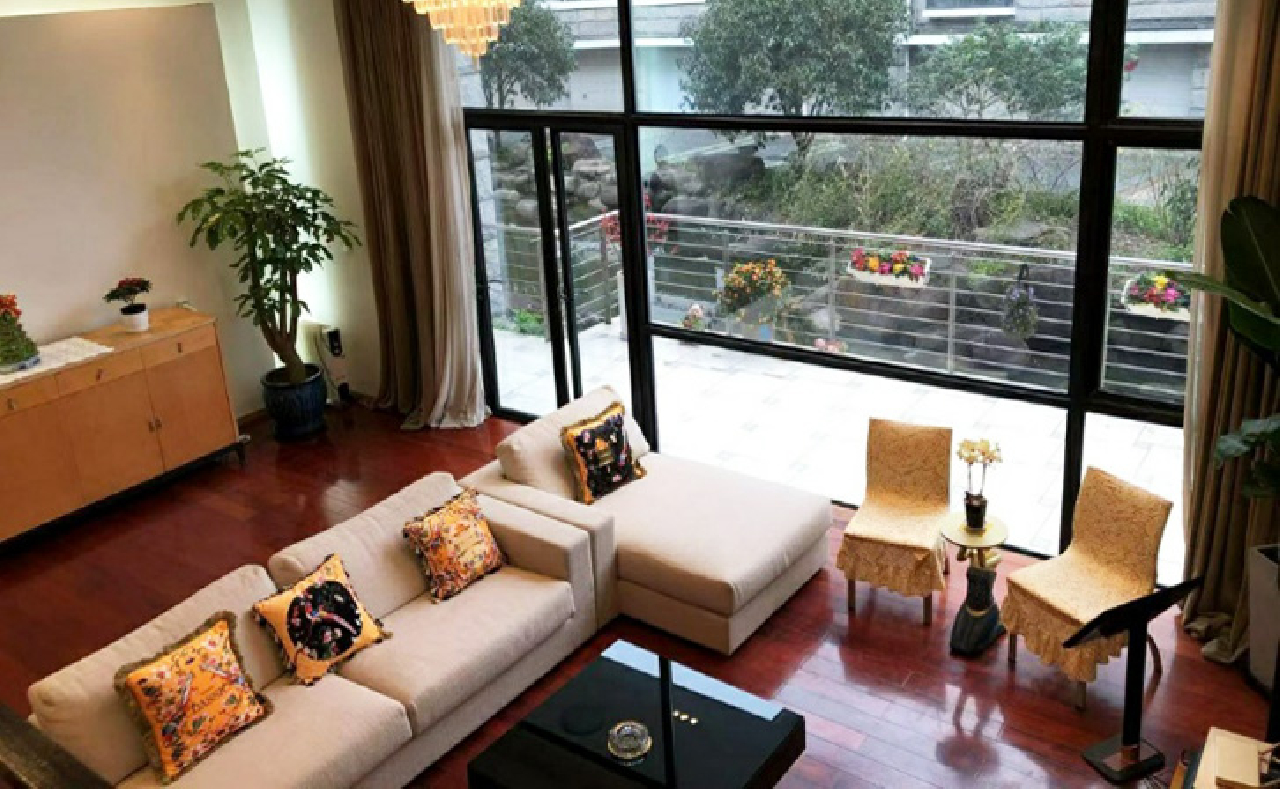 Diamond Villa - Image 4