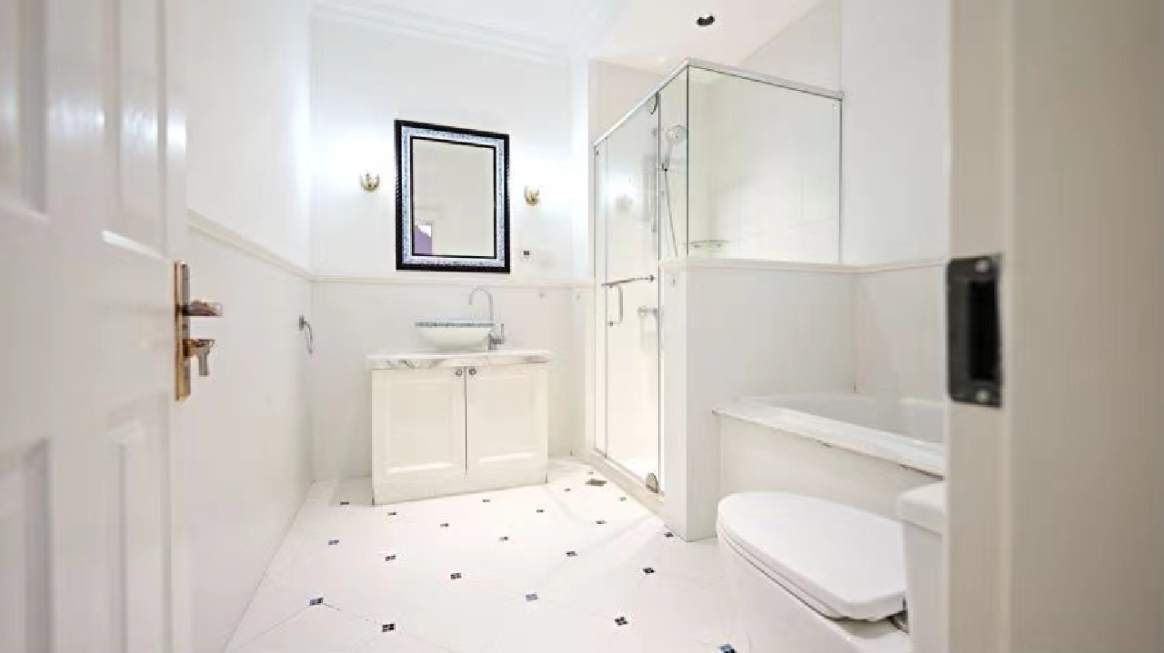 Elegant Garden - Image 23