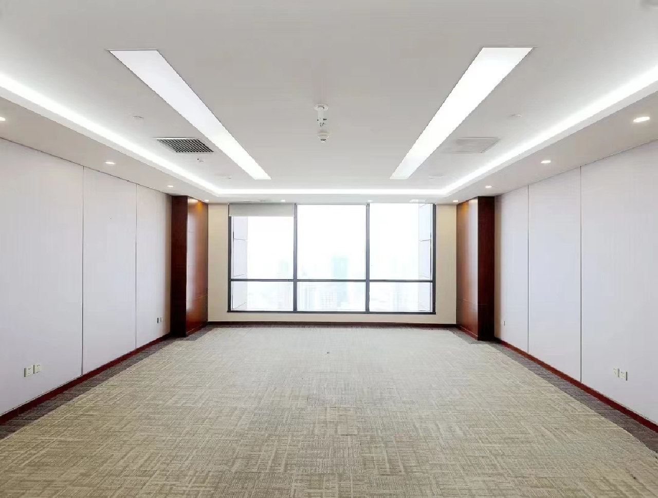 Bund Center - Image 4