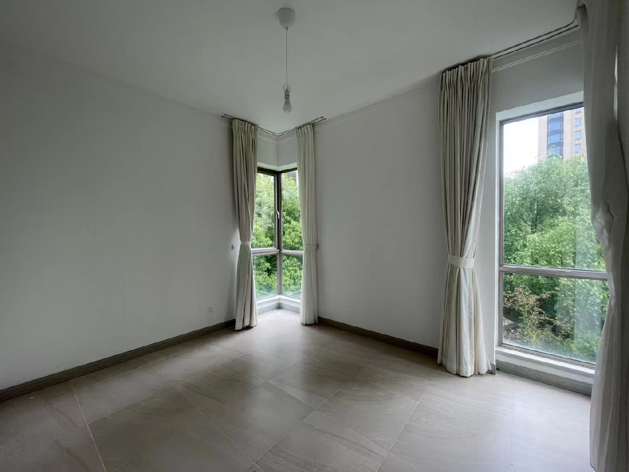 The Lakeville - Image 7