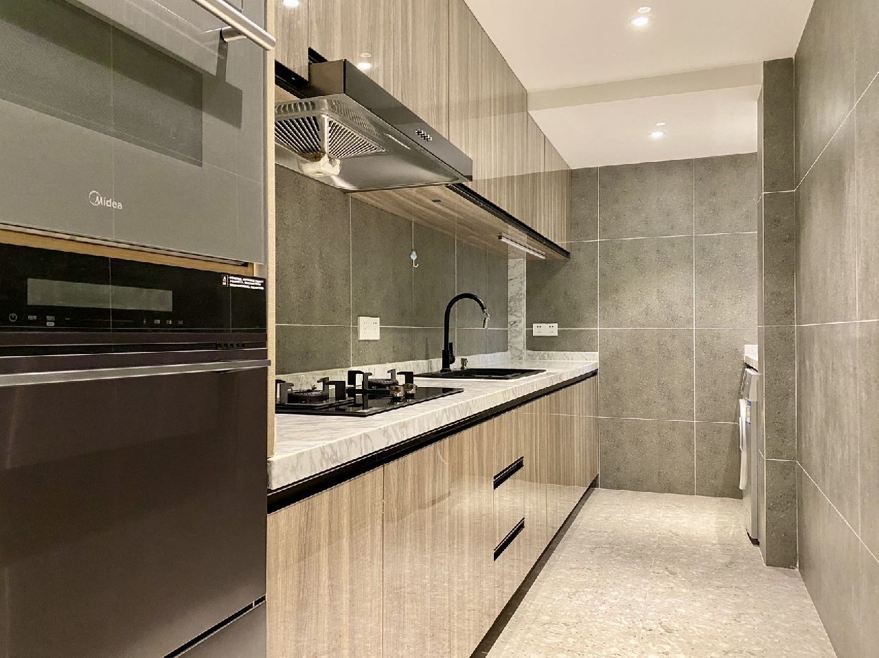 Eight Park Avenue - Image 8