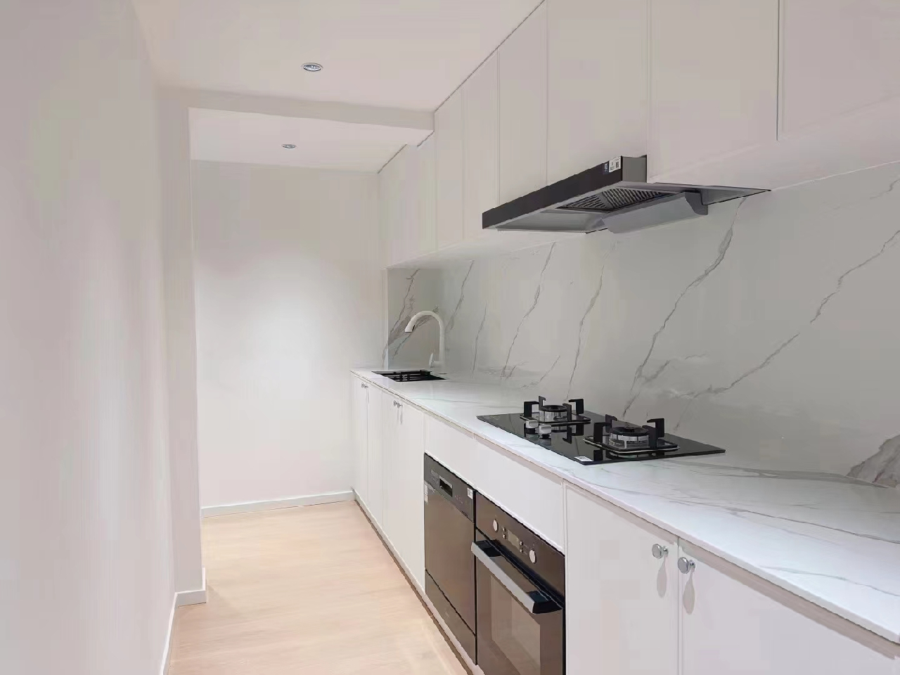 Eight Park Avenue - Image 6