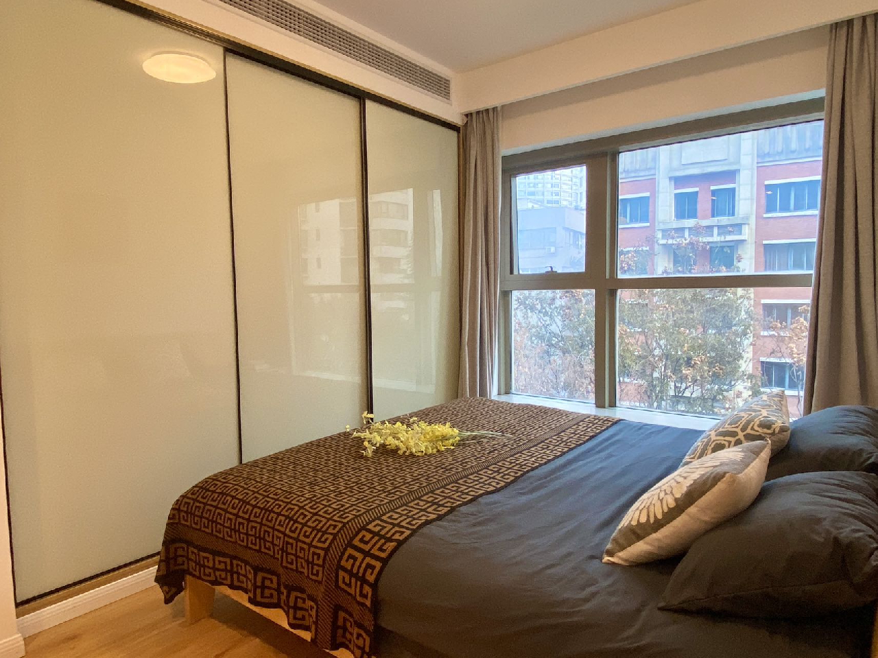 Eight Park Avenue - Image 5