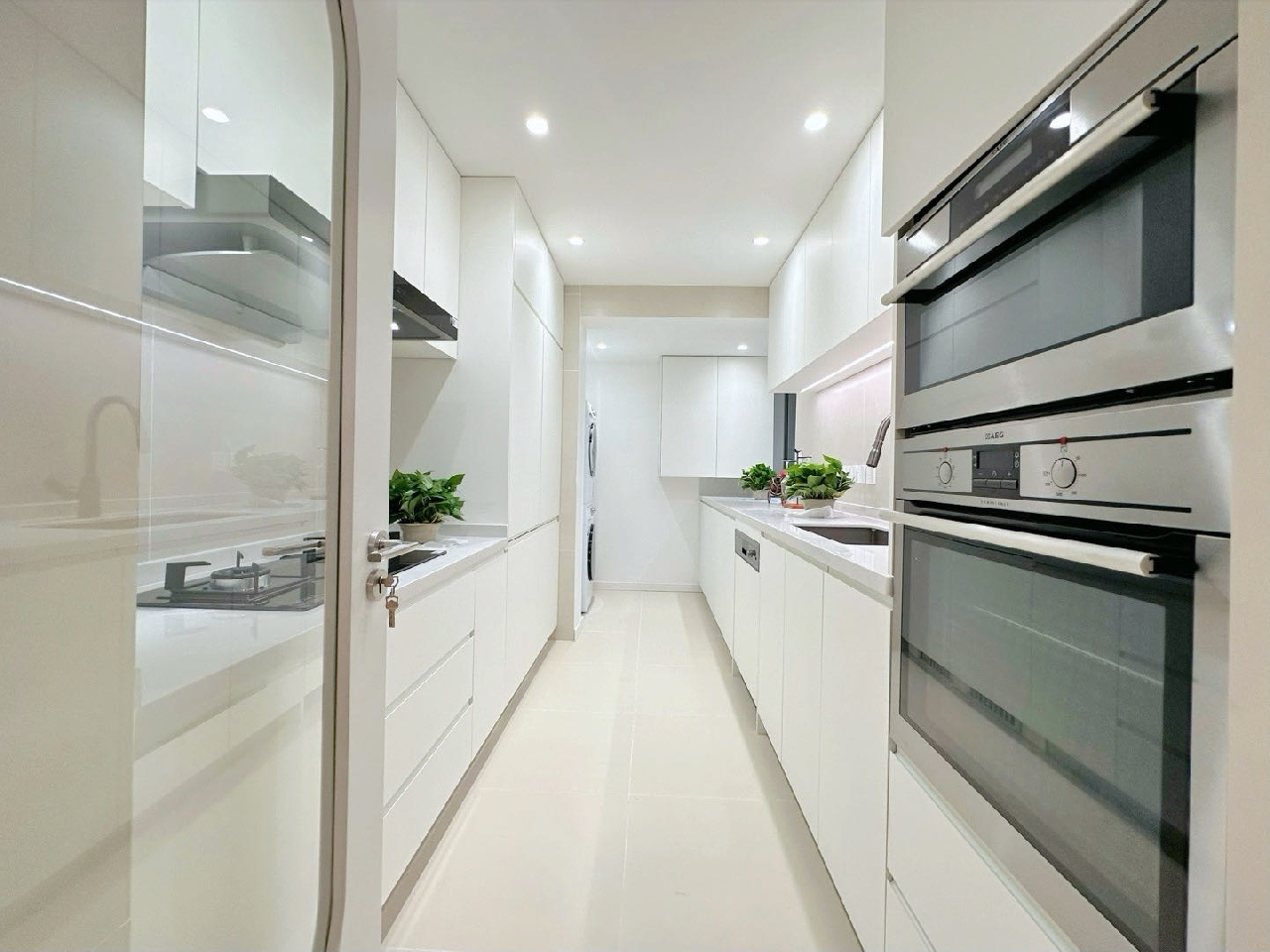 Eight Park Avenue - Image 15