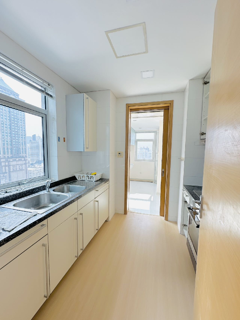 Crystal Pavilion - Image 11