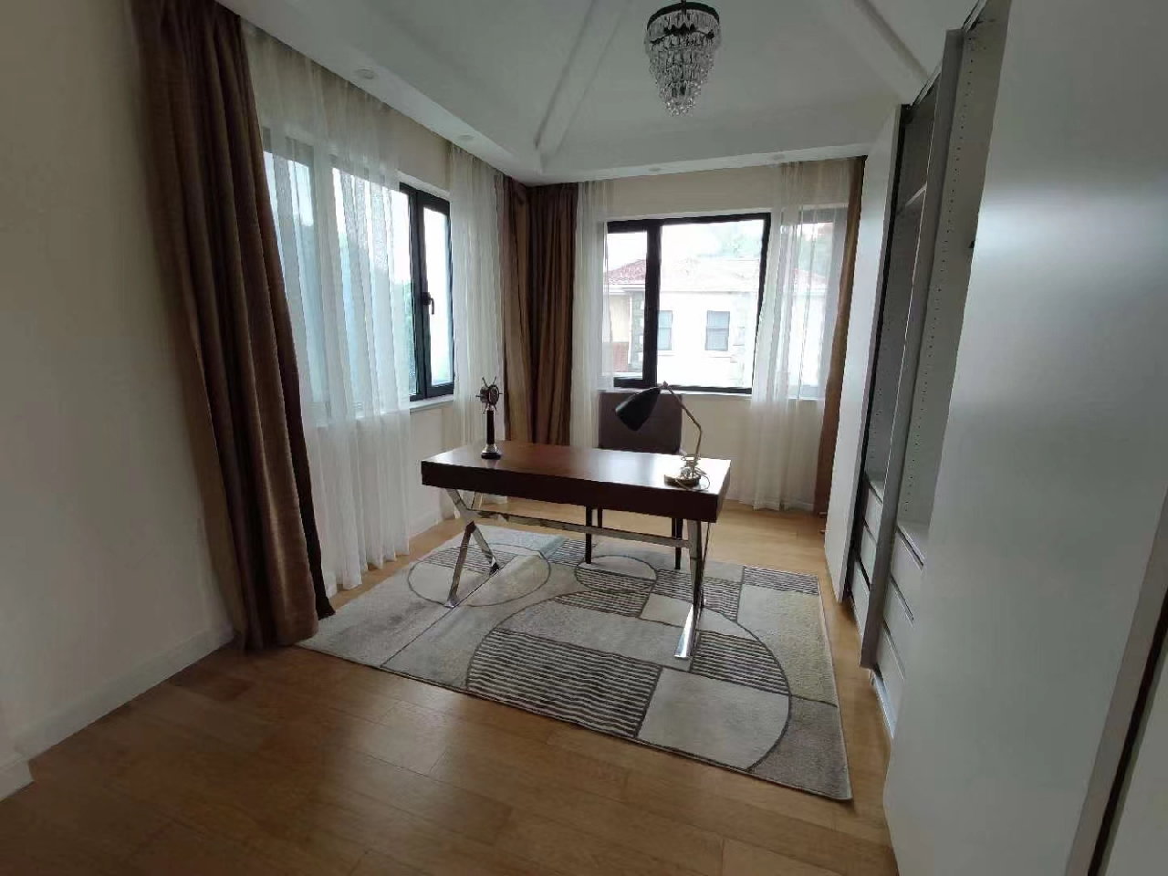 Shanghai Age-Risen Villa - Image 9