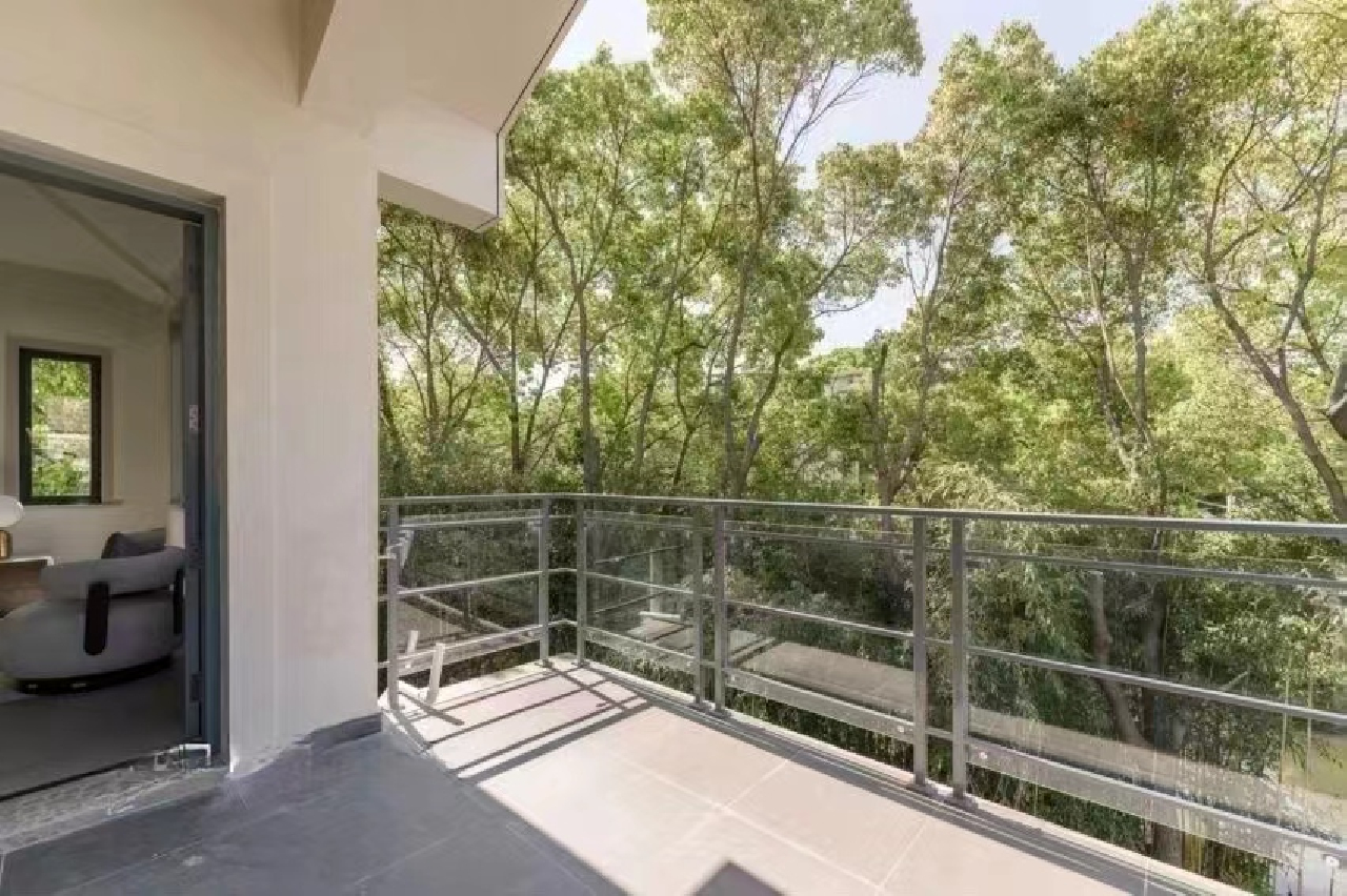 Violet Country Villa - Image 12