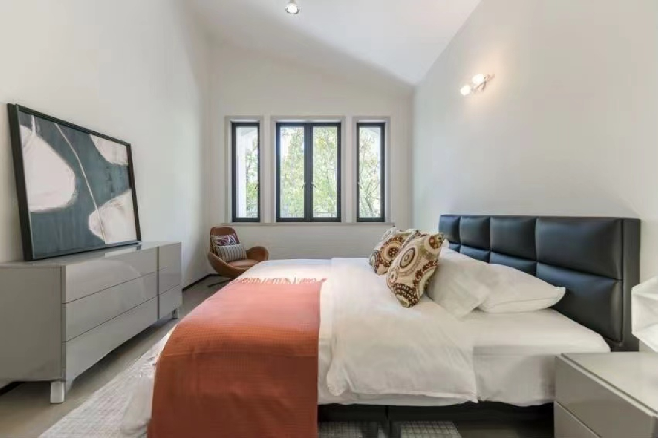 Violet Country Villa - Image 4