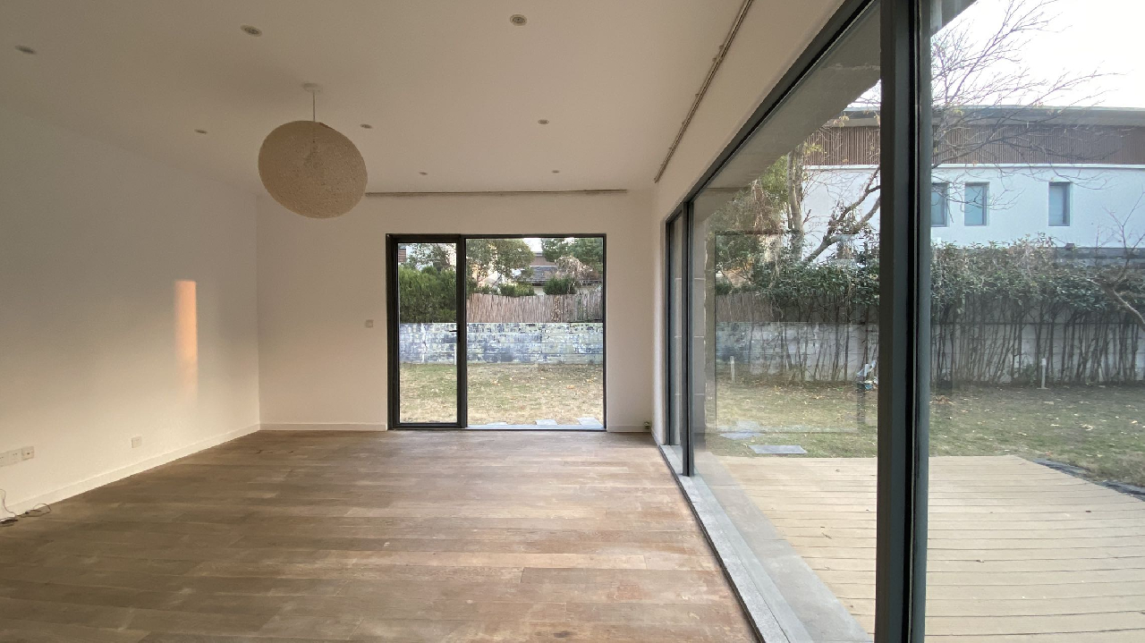 Lakeside Villa - Image 7