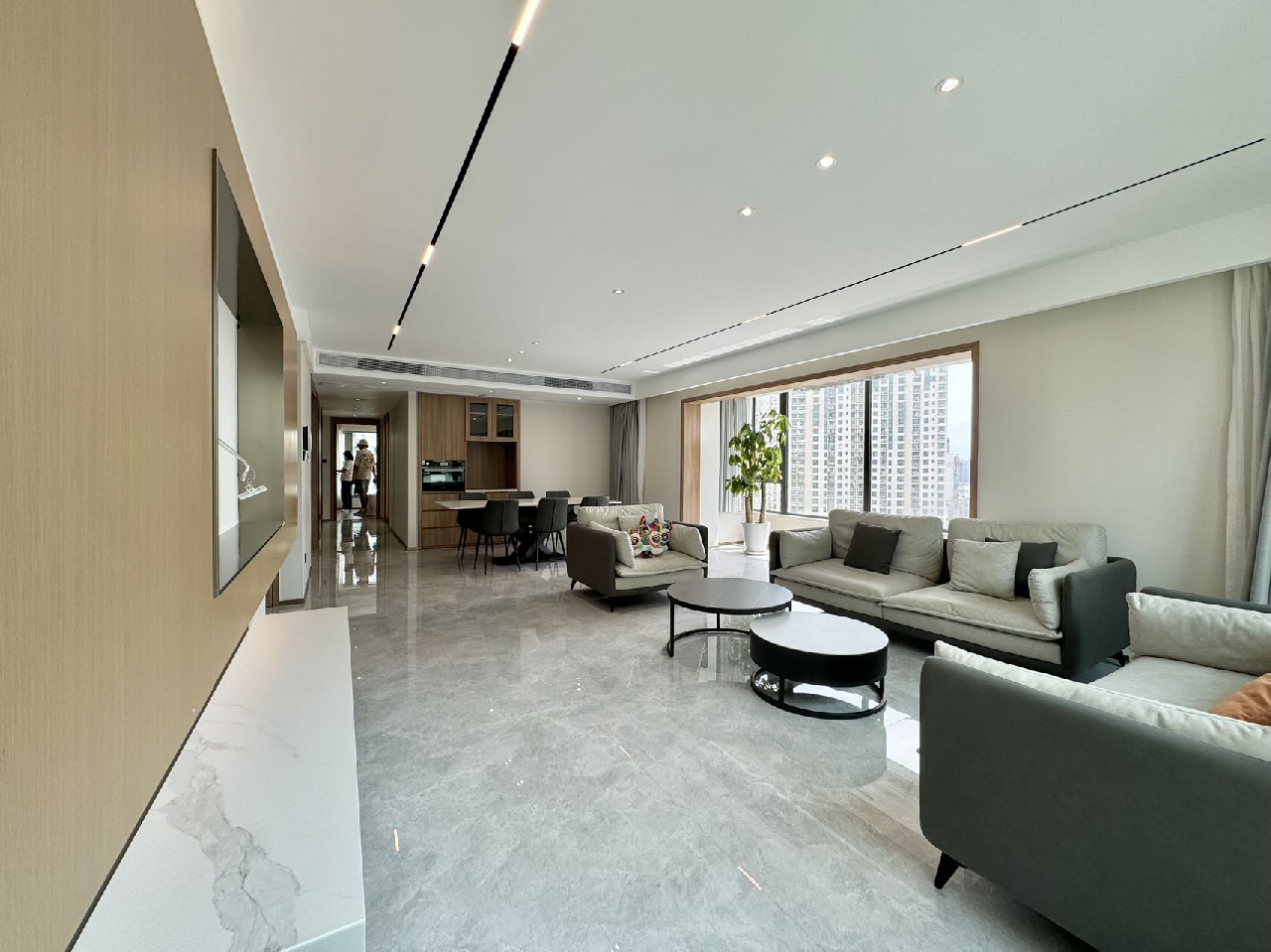 Eight Park Avenue - Image 3