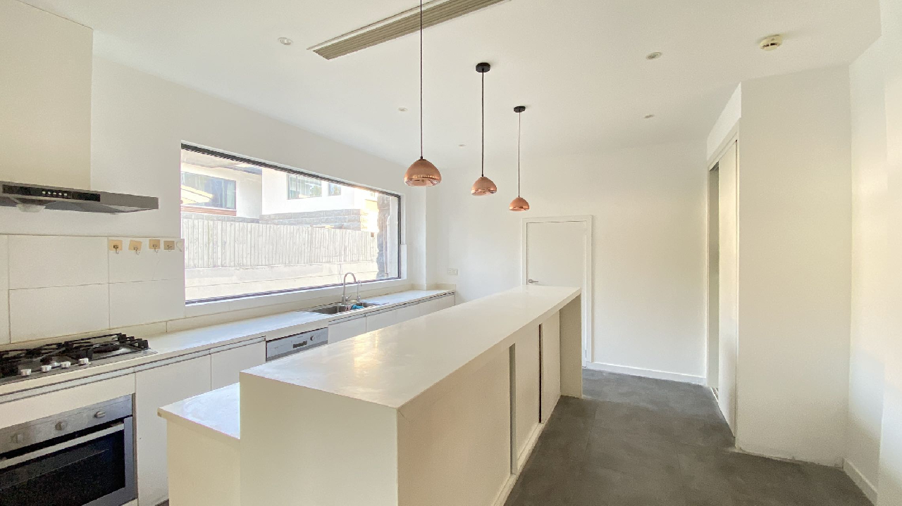 Lakeside Villa - Image 2