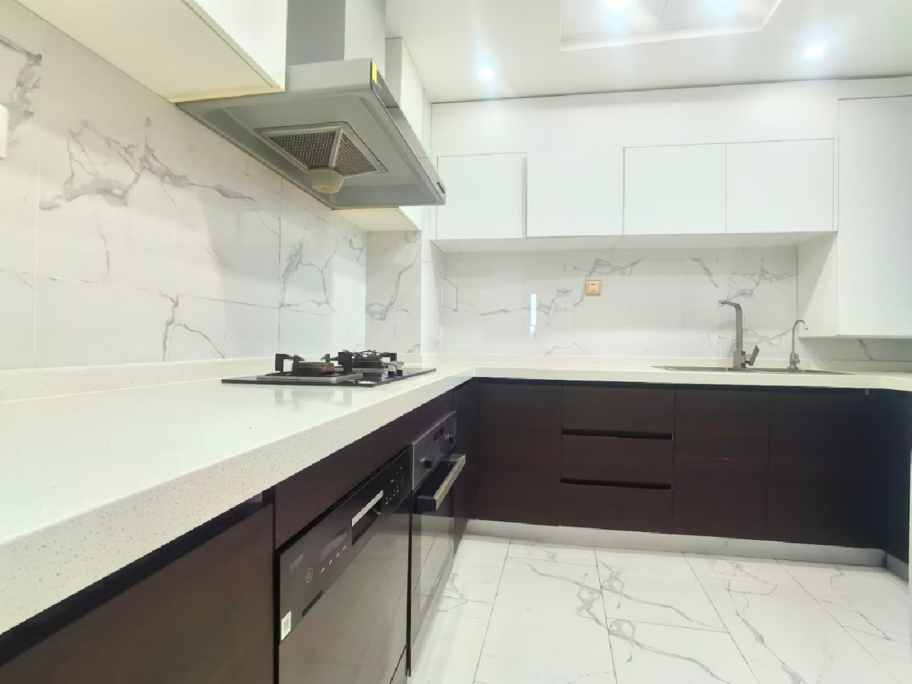 Yanlord Garden - Image 2