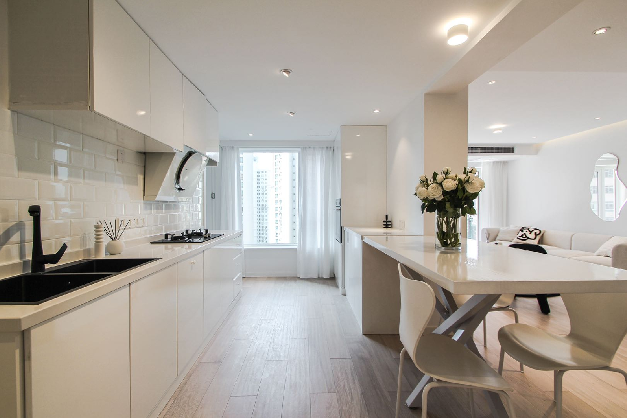 The Courtyard - Image 7