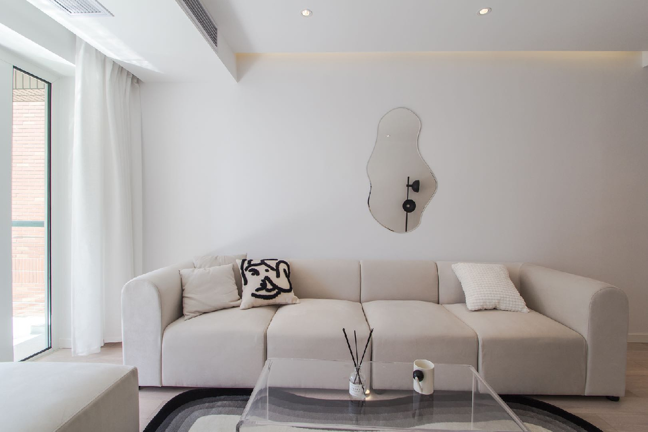 The Courtyard - Image 5