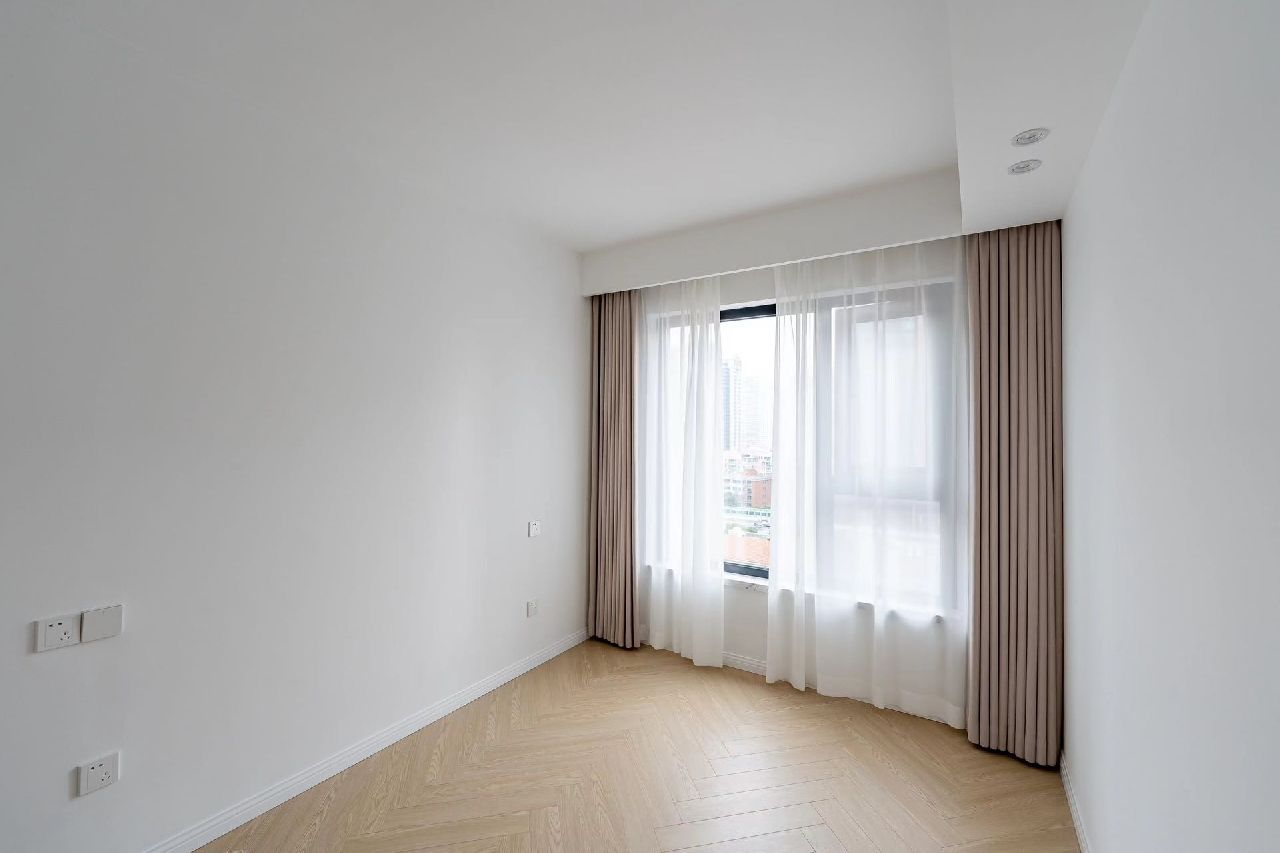 The Courtyard - Image 5