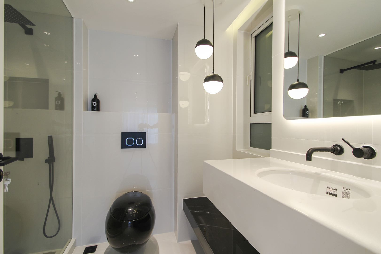 The Courtyard - Image 13