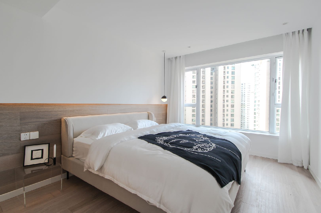 The Courtyard - Image 8