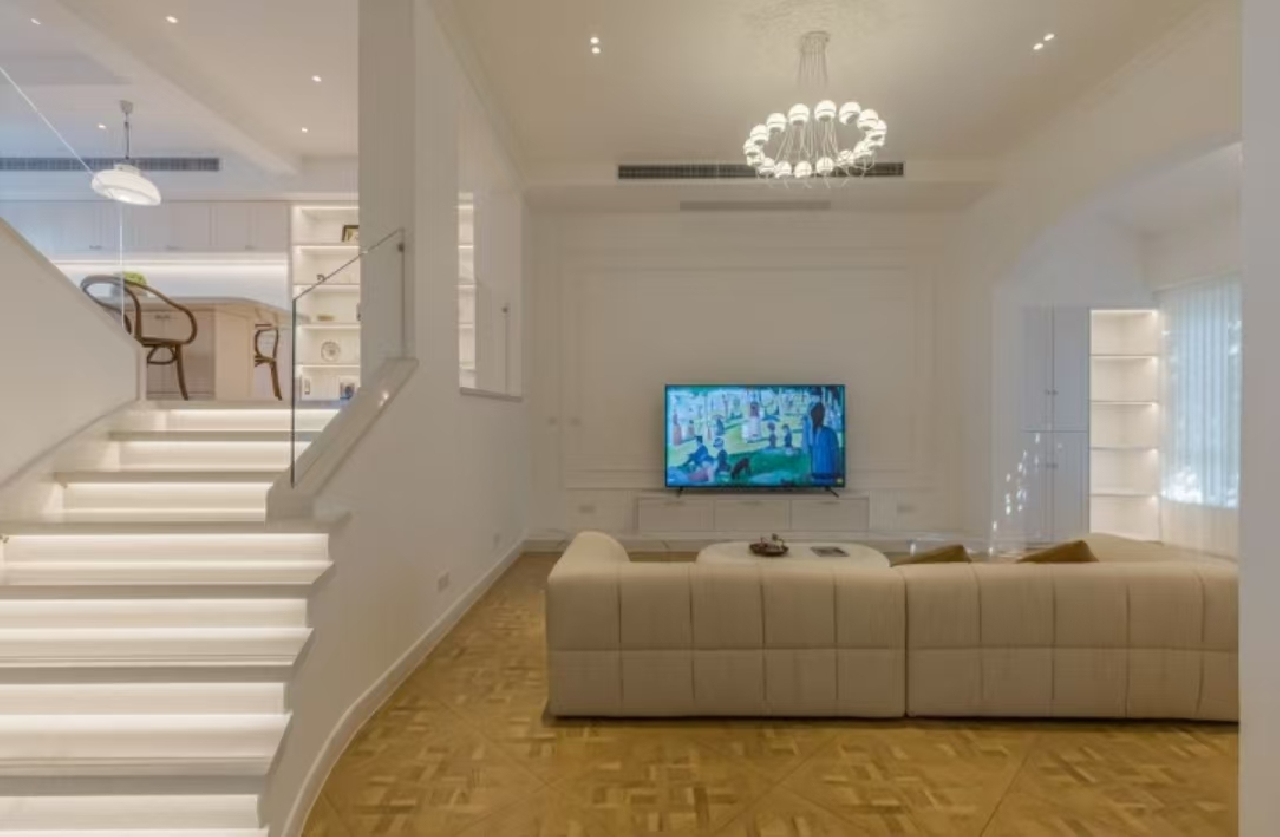 China Garden - Image 9