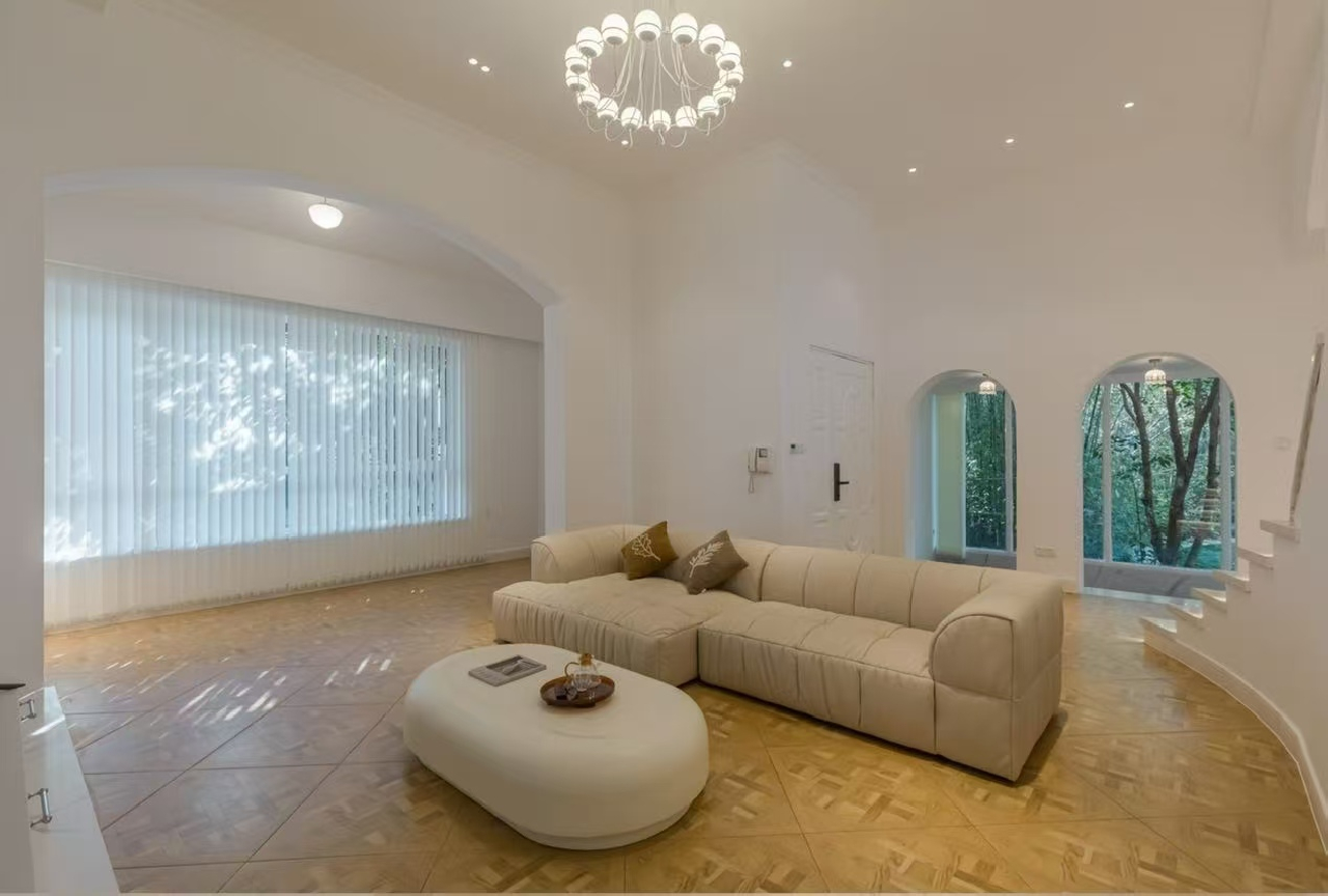 China Garden - Image 10