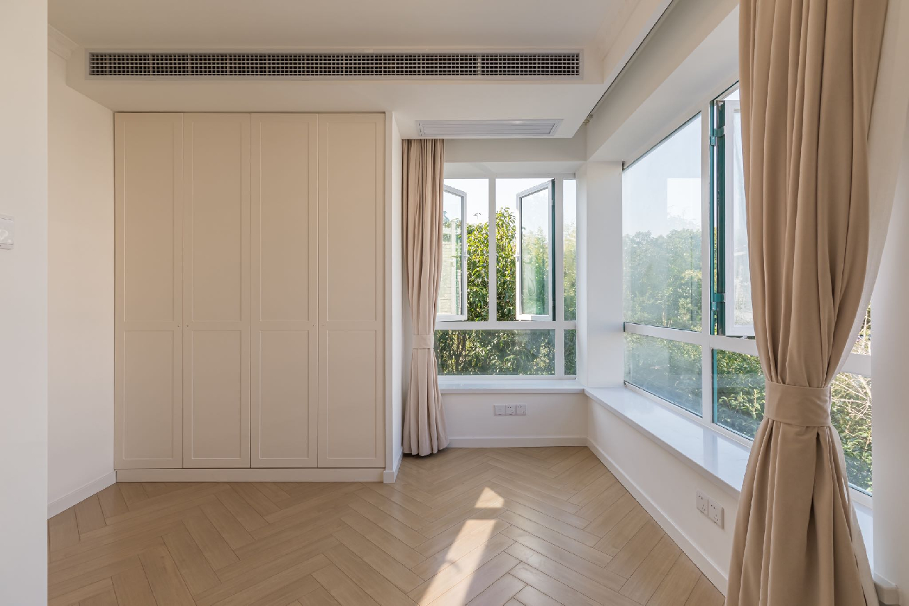 China Garden - Image 7