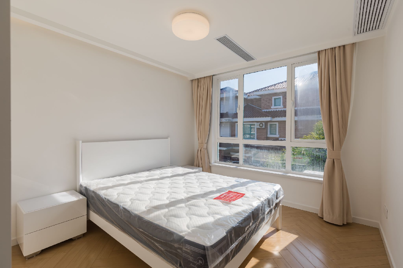 China Garden - Image 8