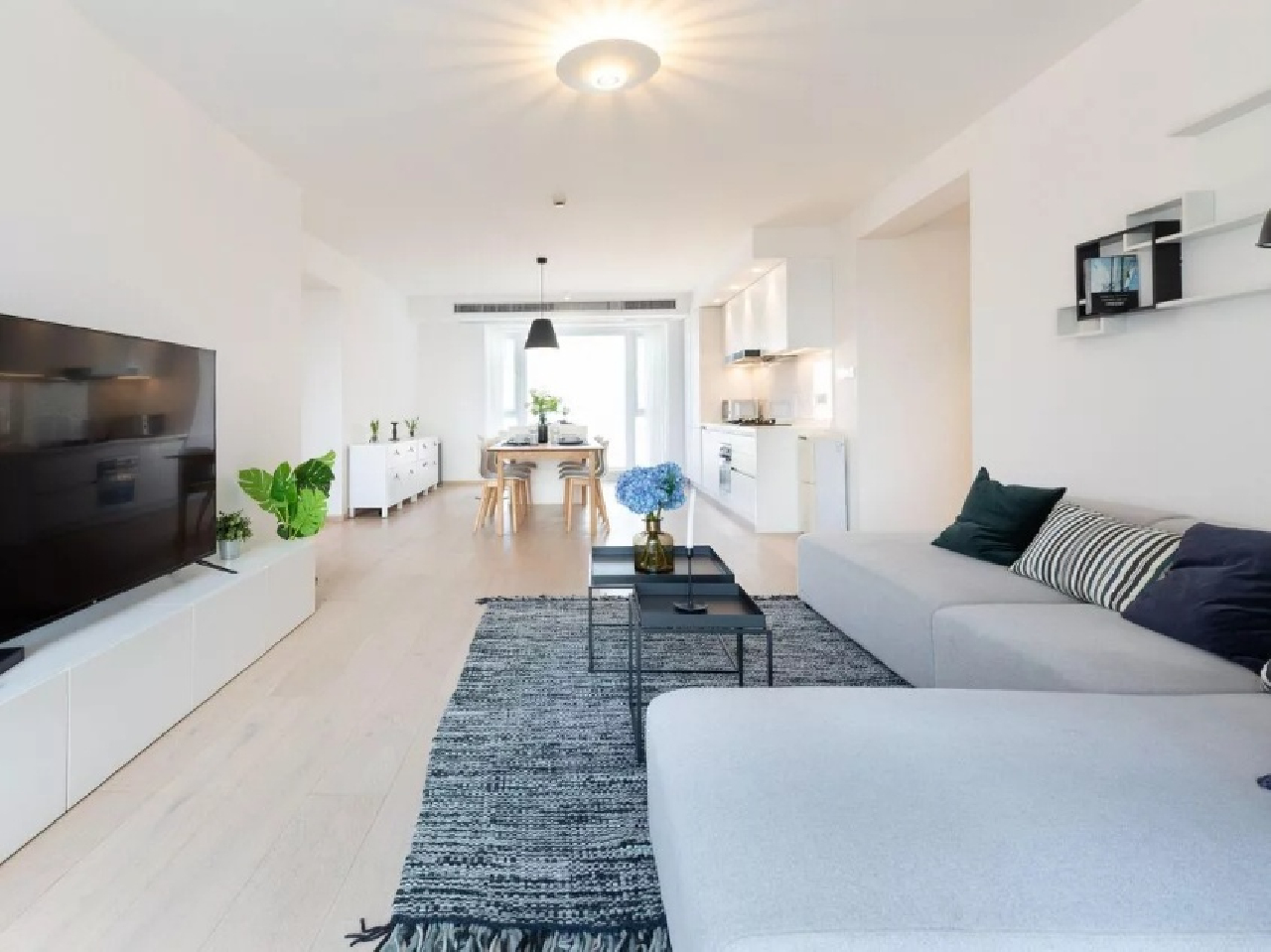 The Summit - Image 3