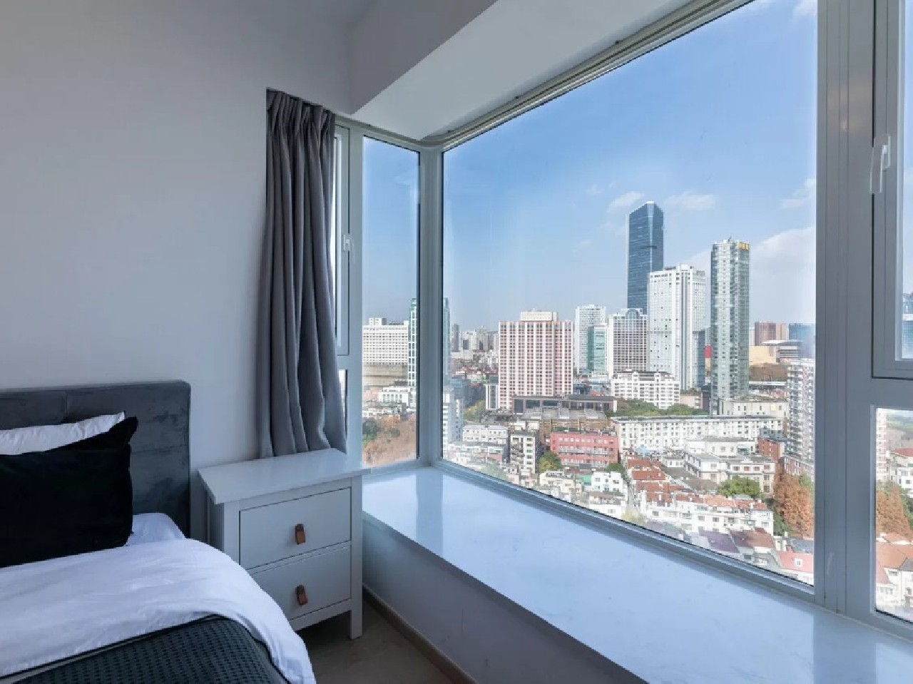 The Summit - Image 4