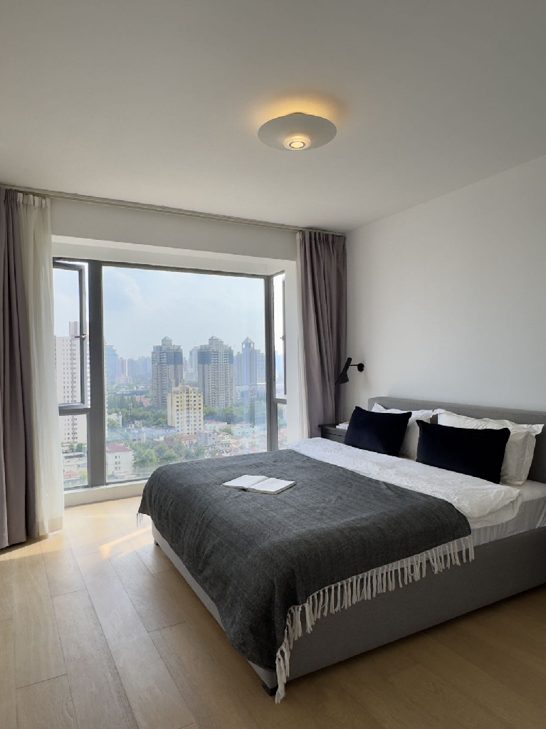 The Summit - Image 2