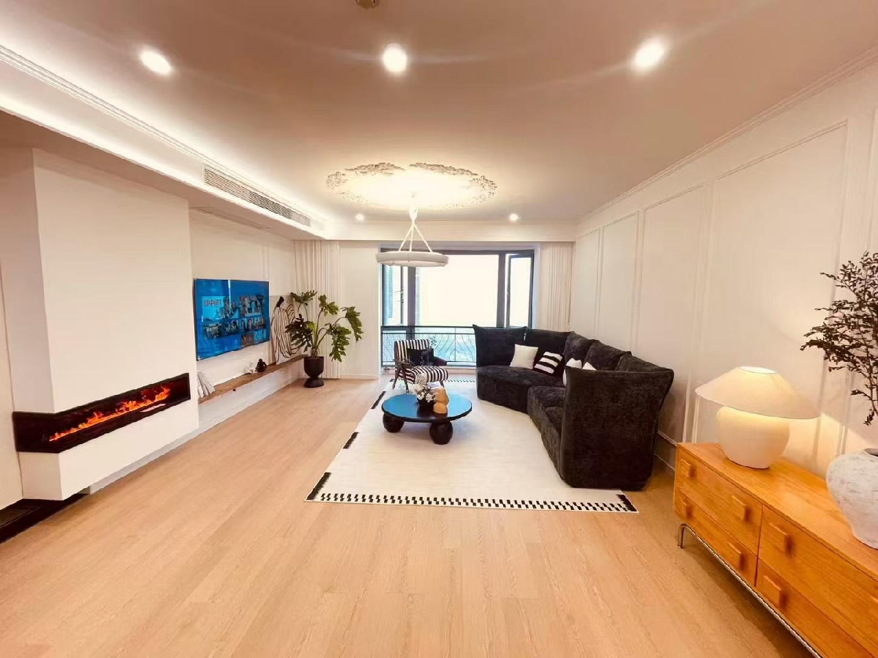 The Summit - Image 4