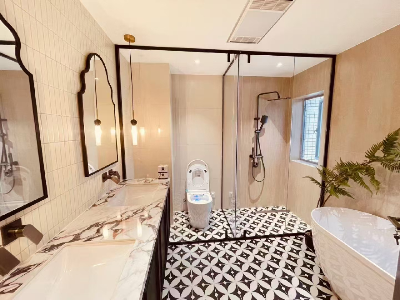 The Summit - Image 8