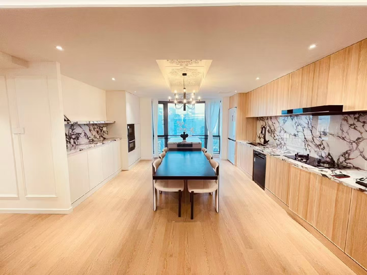 The Summit - Image 3