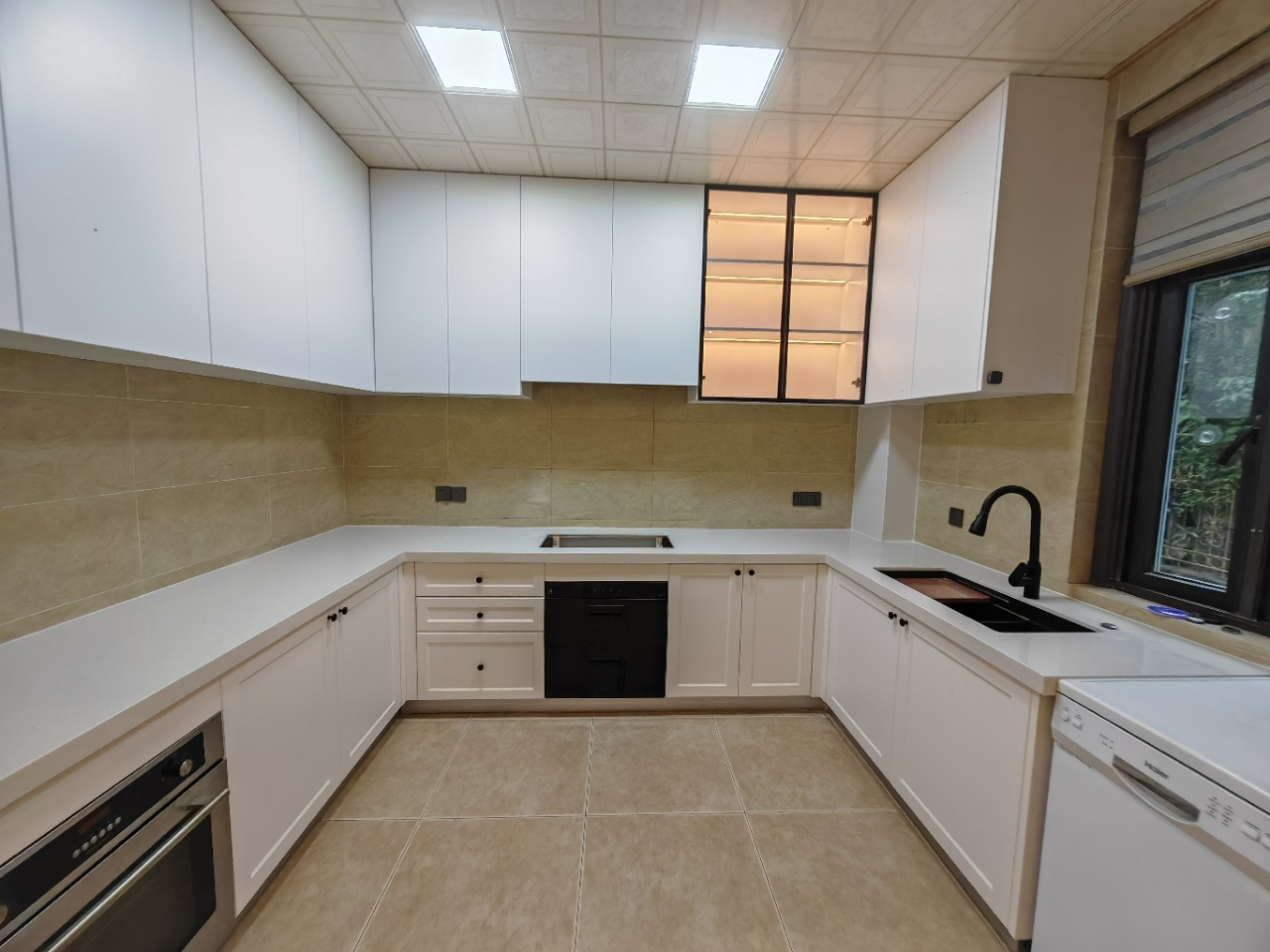 Jiu Shi West Suburb Villa - Image 3