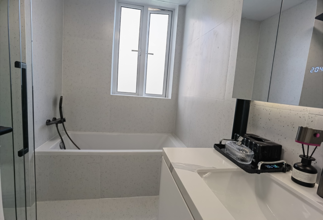 Oasis Riviera - Image 9