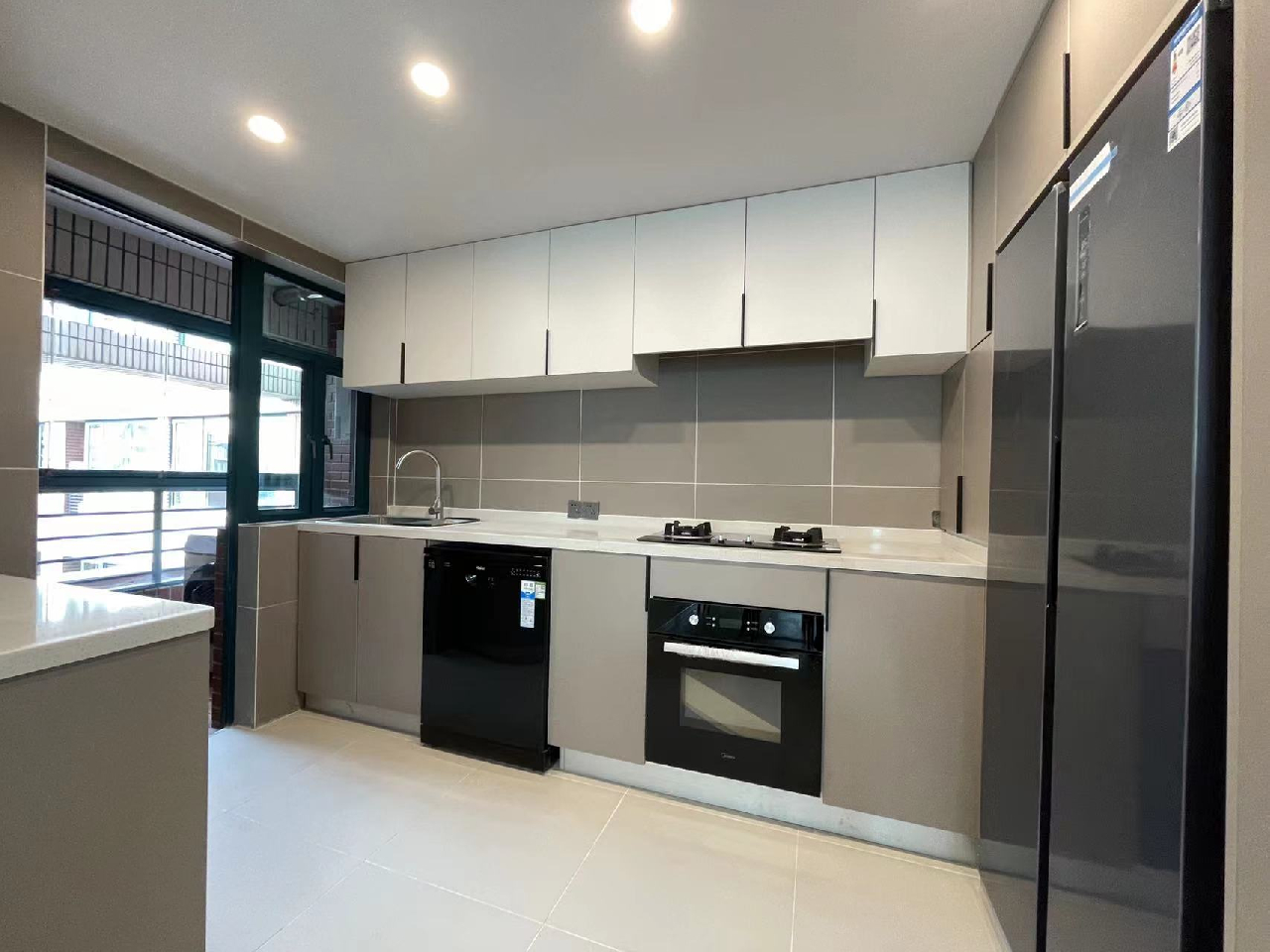 The Courtyard - Image 3