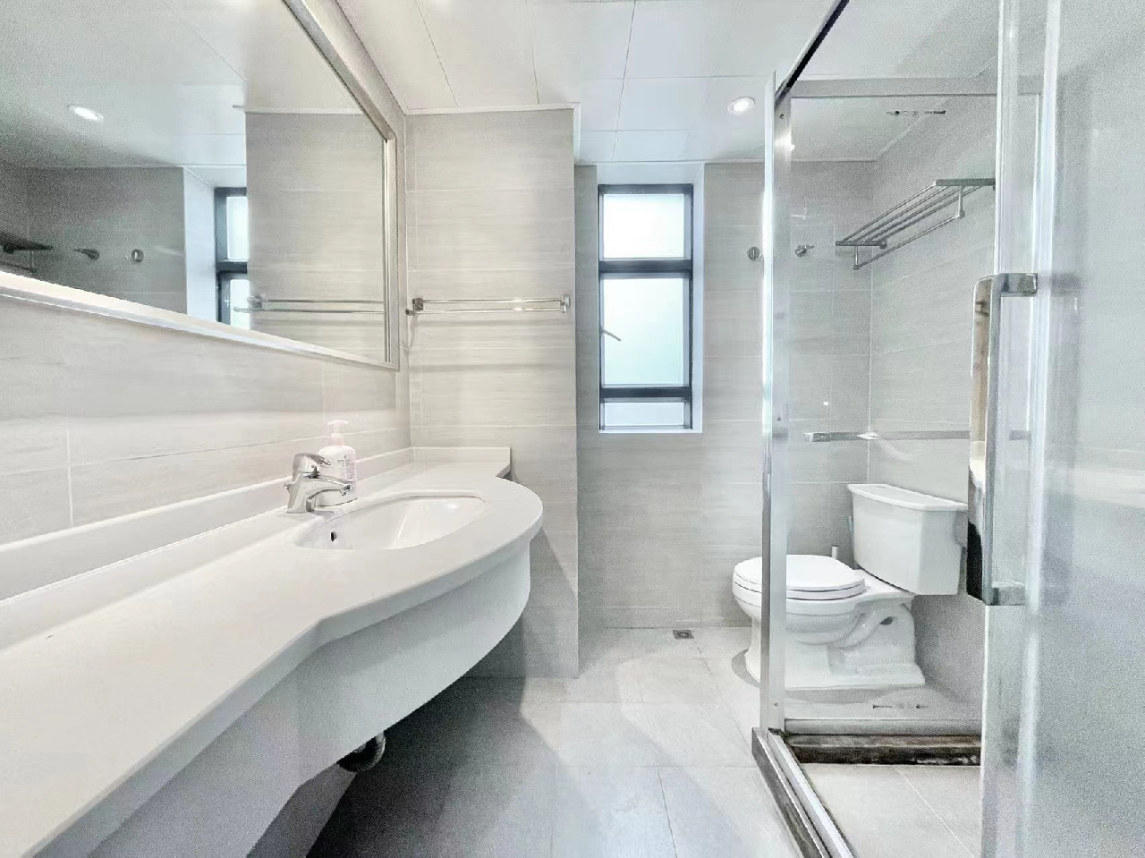 The Courtyard - Image 8