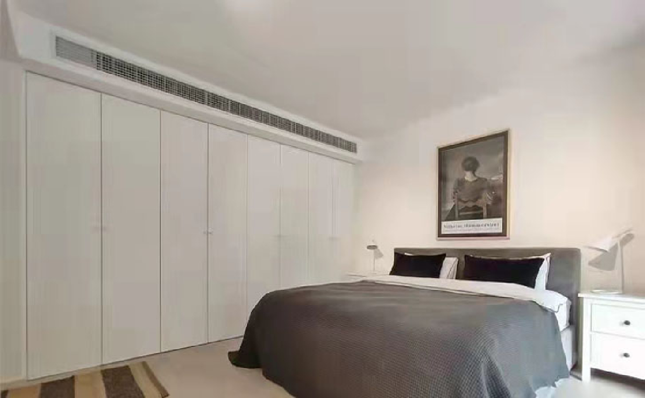 The Courtyard - Image 6