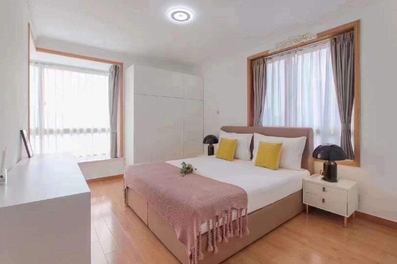 Royal Garden - Image 3