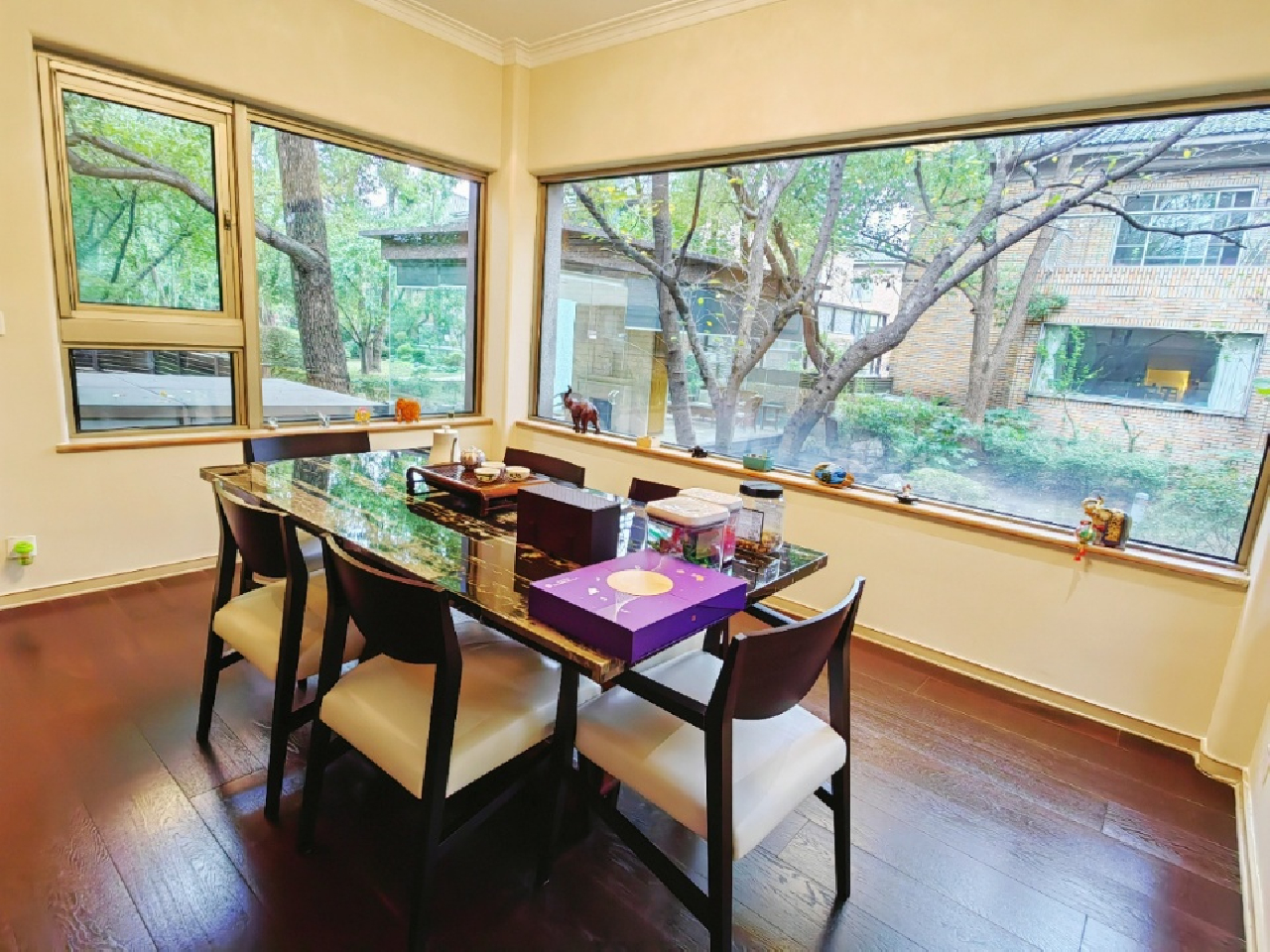 Contemporary Spirits Villas - Image 3