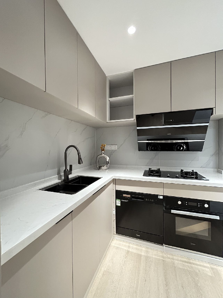 Oasis Riviera - Image 9