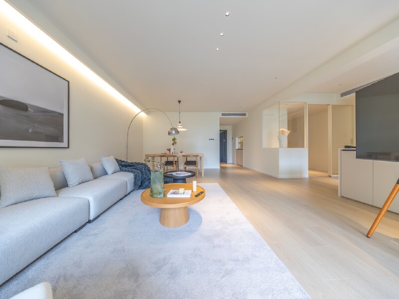 Royal Garden - Image 5