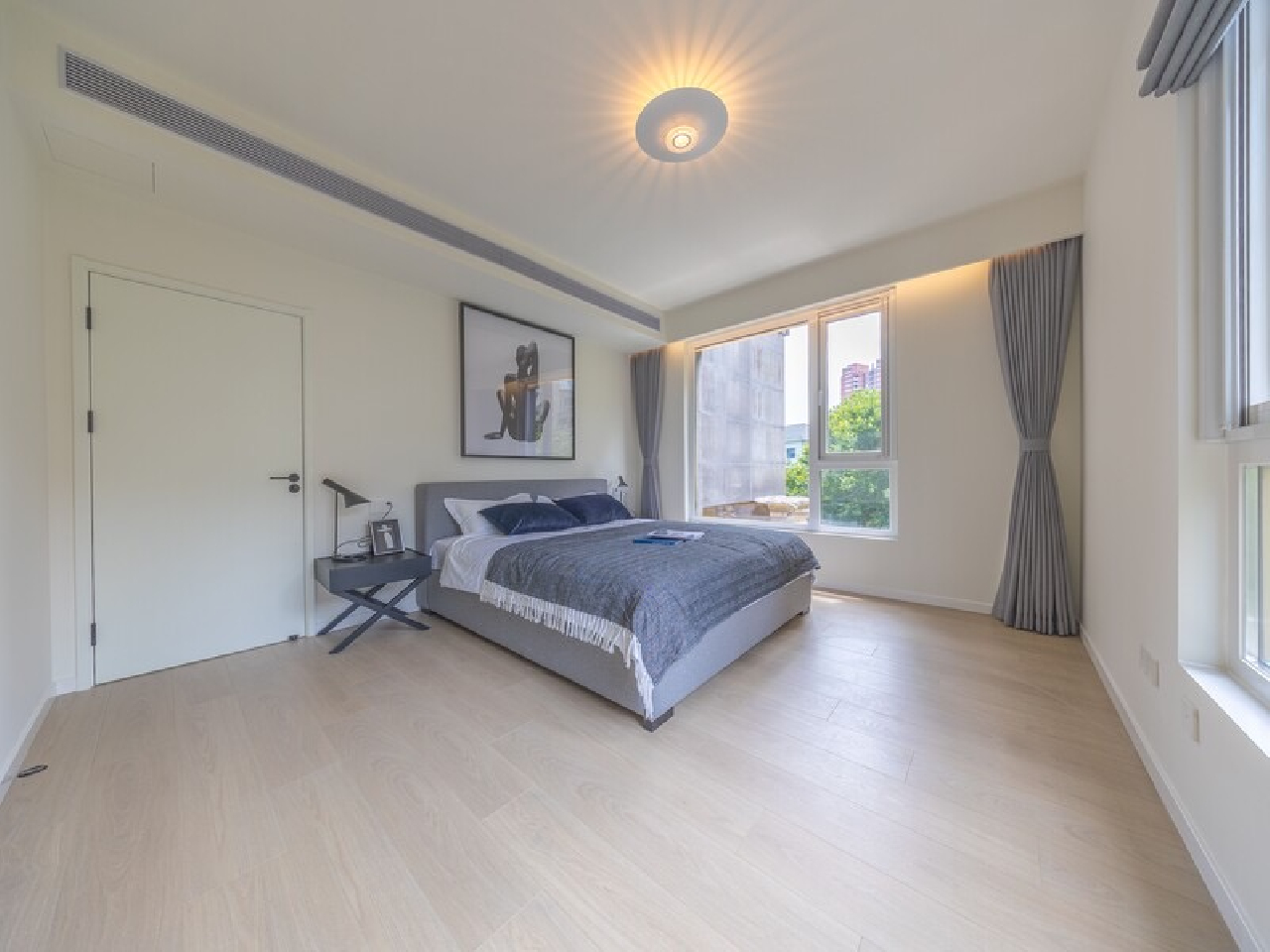 Royal Garden - Image 7