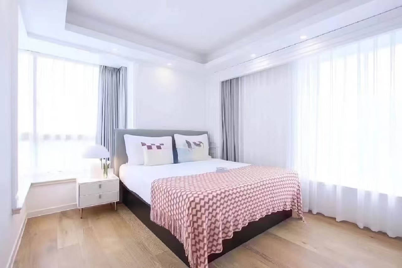 Royal Garden - Image 6