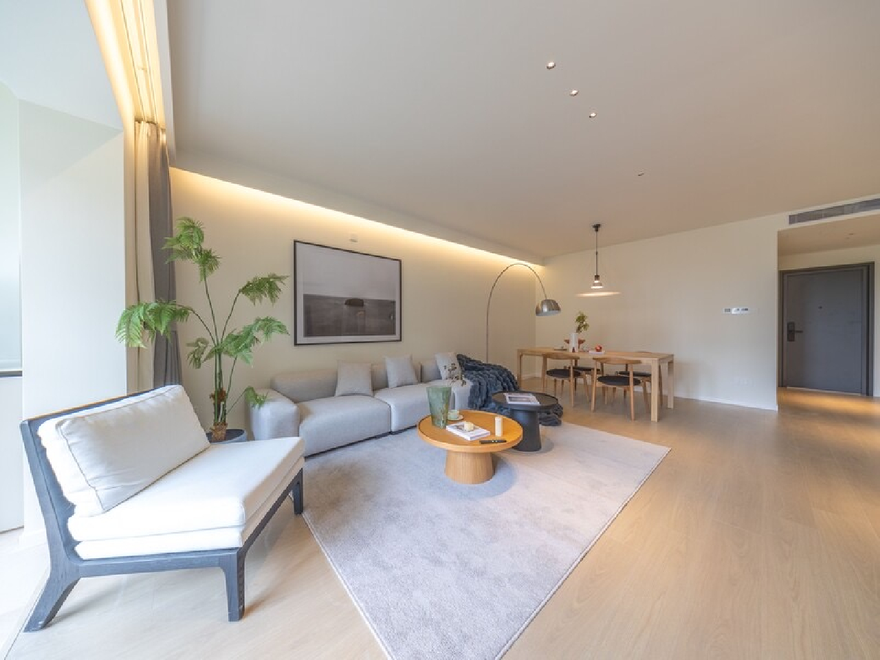 Royal Garden - Image 2