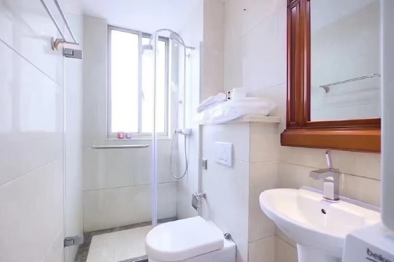 Royal Garden - Image 4