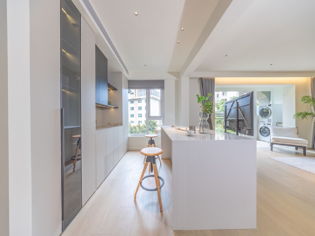 Royal Garden - Image 6